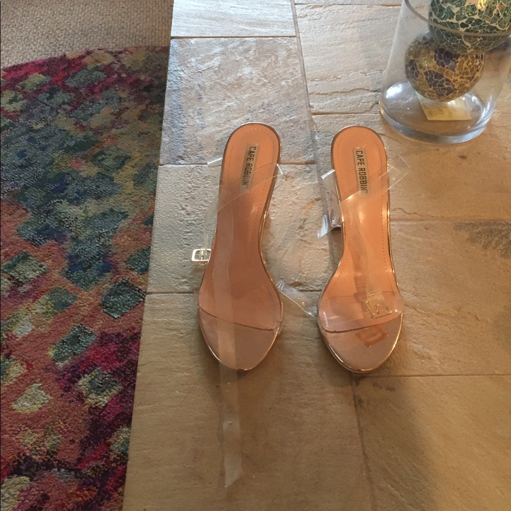 Heeled sandals